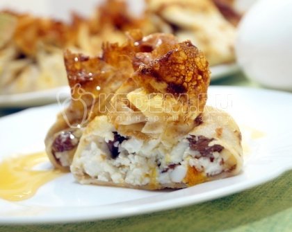 Блинные узелки с творожной начинкой
