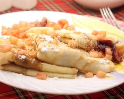 Блины с фруктовой начинкой