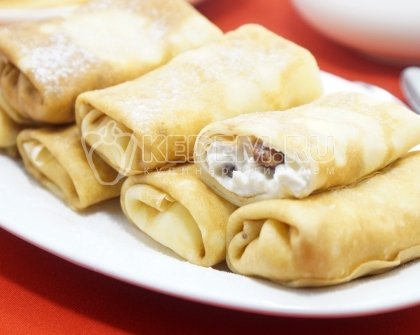 Блины фаршированные творогом и изюмом