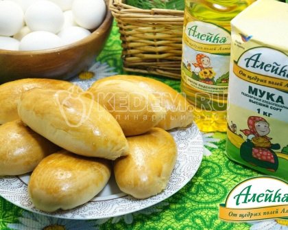 Бабушкины пирожки с яйцом и зеленым луком