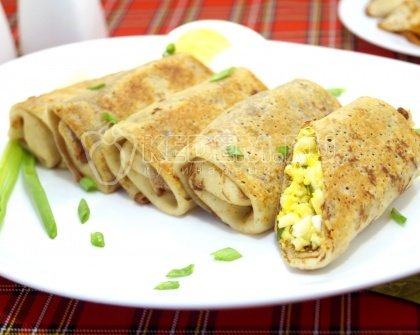 Блины с луком и яйцом