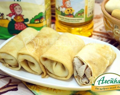 Фаршированные блины с курицей и грибами
