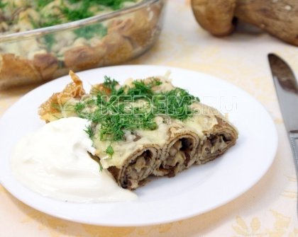 Фаршированные блины с сыром и грибами
