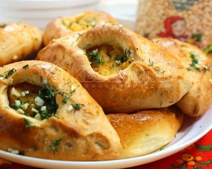 Пирожки с горохом в духовке
