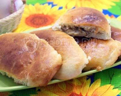 Пироги с капустой и грибами «Лапти»