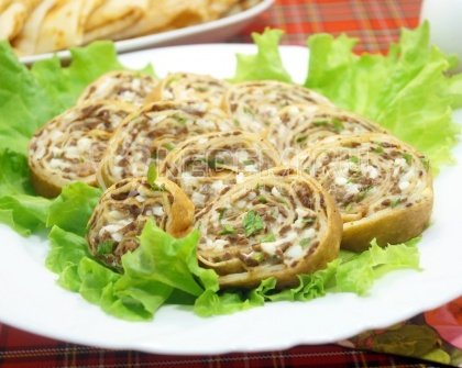 Блины с печенью и яйцом