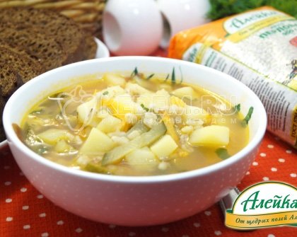 Постный рассольник с перловкой
